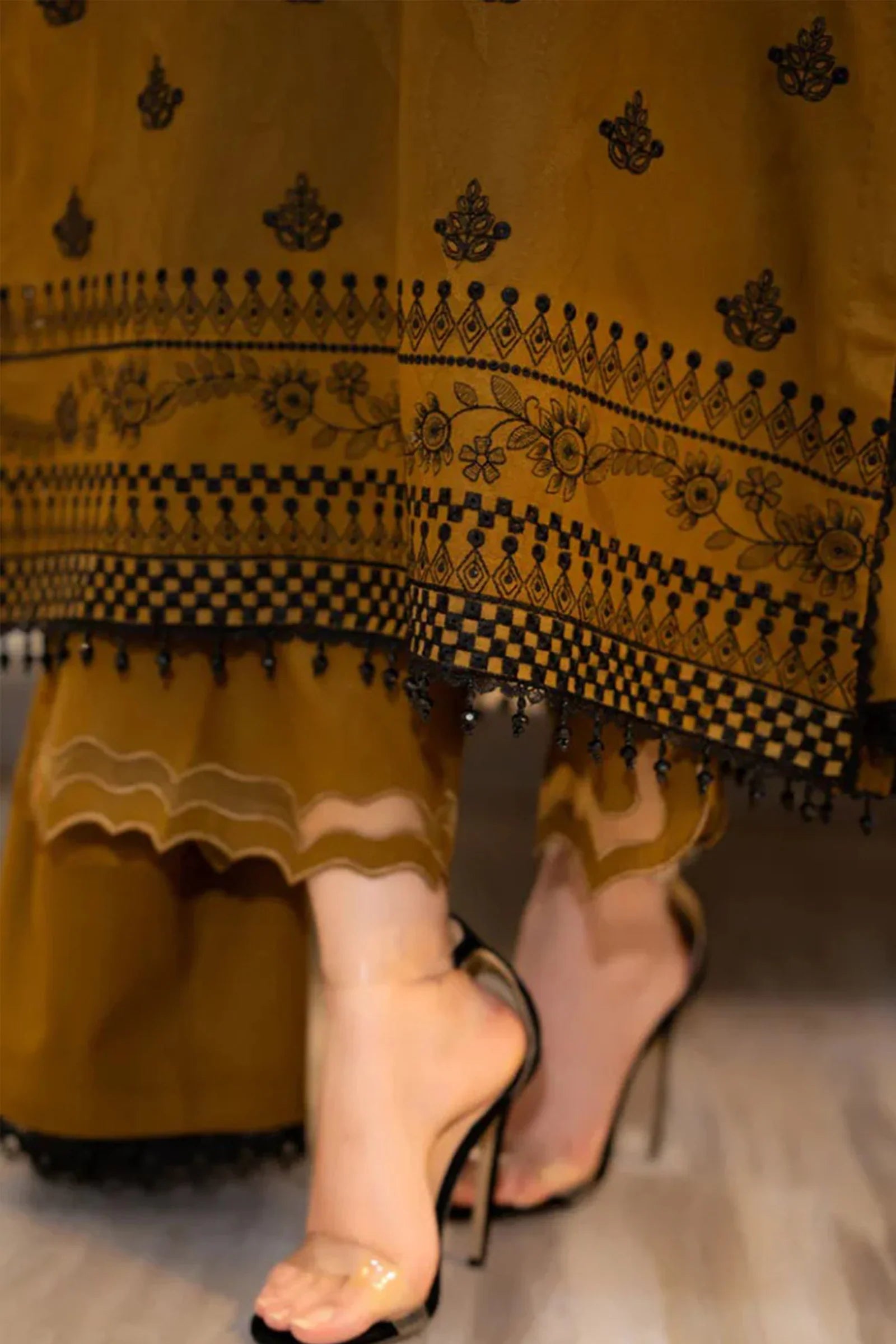 3 PC - EMBROIDERED DHANAK SUIT-HH54