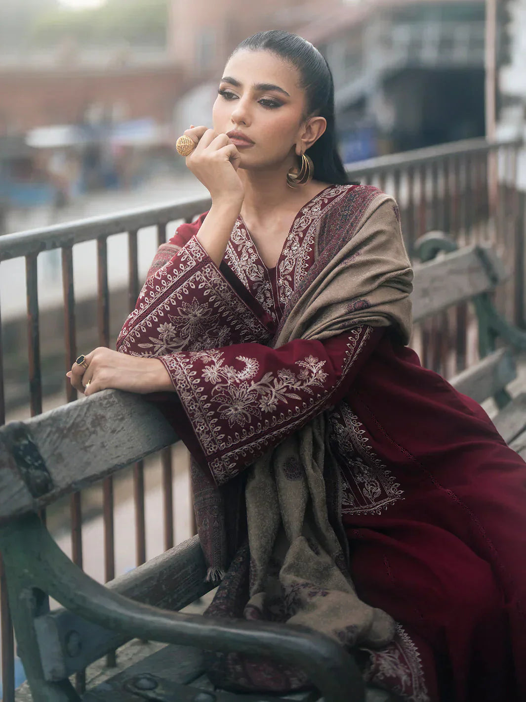 IZEL - Unstitched 3PC Embroidered lawn - RR3059