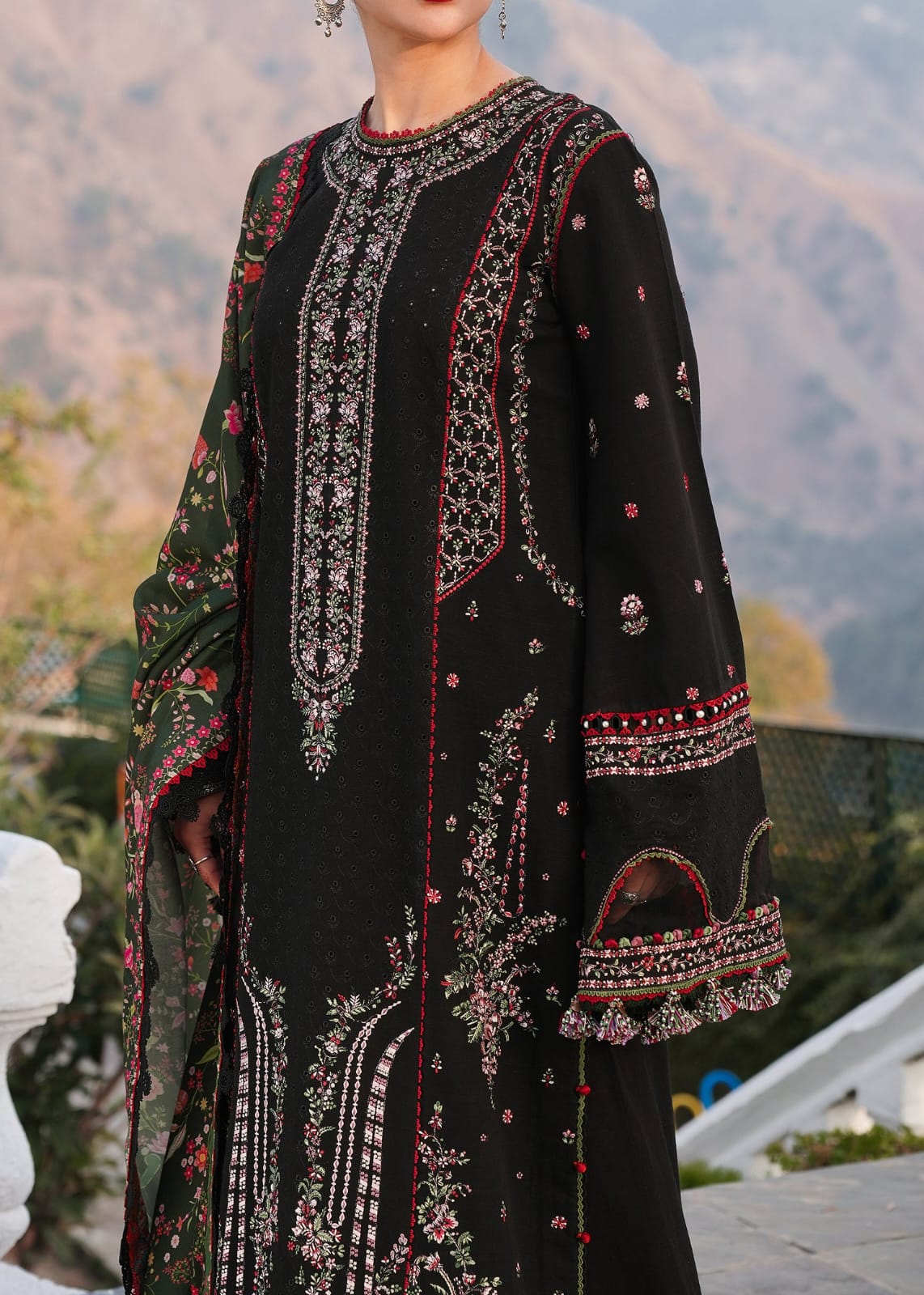 HUSSAIN REHAR - Premium Lawn – 3PC Suit - RR3013